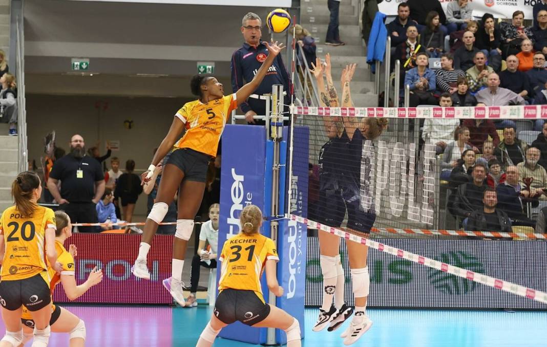 Kara Şimşek Vodafone Sultanlar Ligi'nde. Kolombiyalı yıldız açıklandı 2